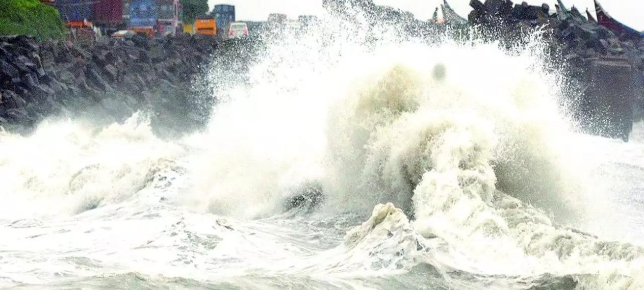 Cyclone Biparjoy inches closer to Karachi