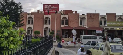 Four people died at the Pims Hospital in Islamabad as a result of 'non-functional air conditioning.'