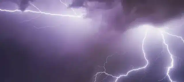 Six people are killed by lightning in the upper Punjab.