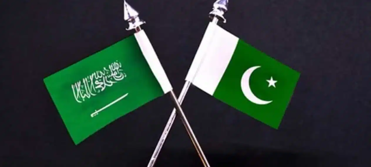 Saudi Arabia deposits $2 billion with cash-strapped Pakistan.