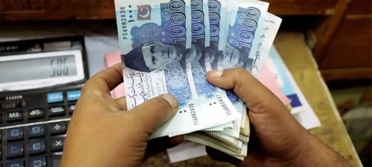 Analysts predict that the rupee would soon go below 300 against the US dollar.