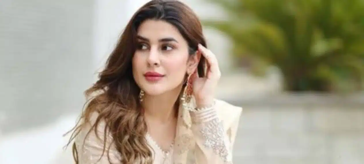 Kubra Khan to host upcoming show, trailer raises excitement