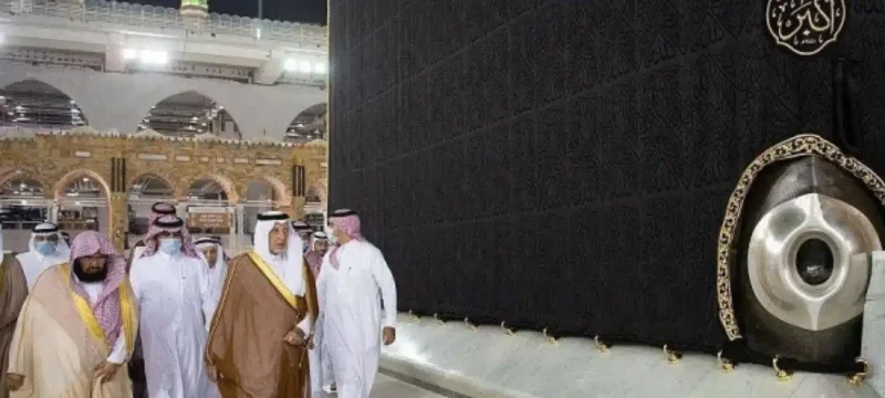 Makkah's Deputy Emir joins in washing Holy Kaaba