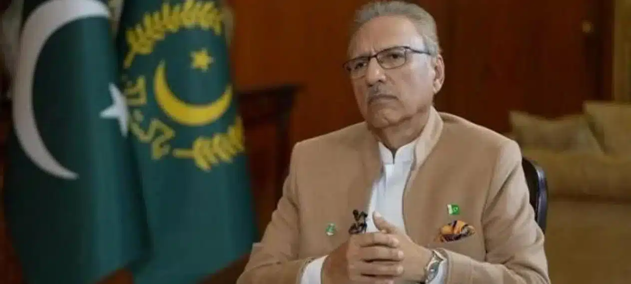 Arif Alvi Denies Signing Army Act,Blames Staff For Undermining His Authority