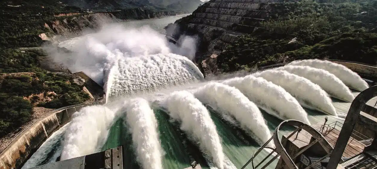 Heavy rain fills Tarbela Dam to maximum capacity
