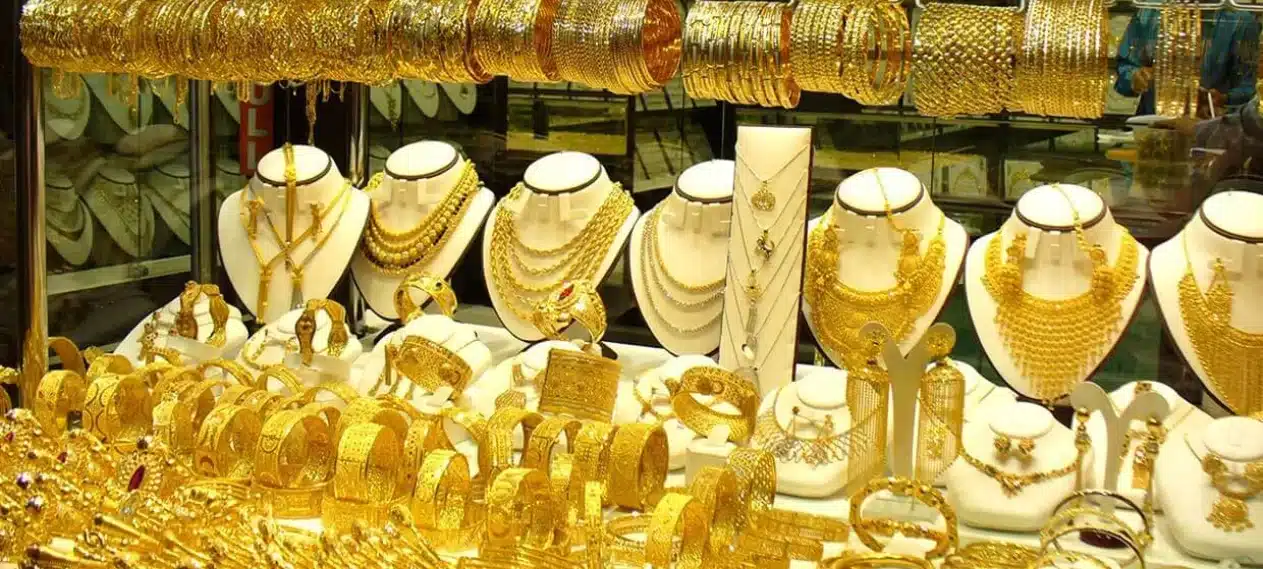 Gold Prices Surge by Nearly Rs. 3,000 Per Tola in Pakistan