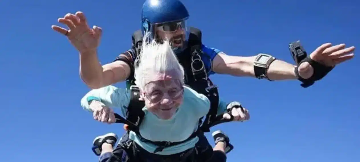 Chicago's 104-Year-Old Woman Sets Skydiving Record