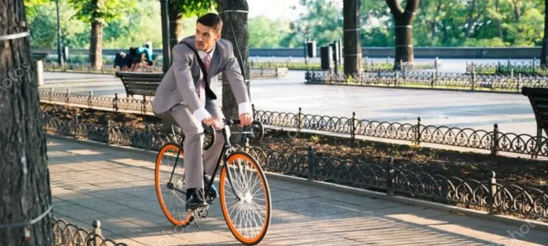 Govt Employees in Pindi to Travel to Offices on Bicycles Soon