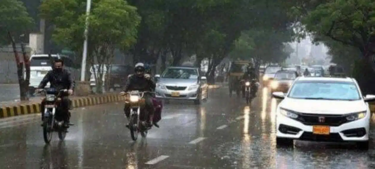 Lahore Witnesses 'First Artificial Rain' to Combat Smog