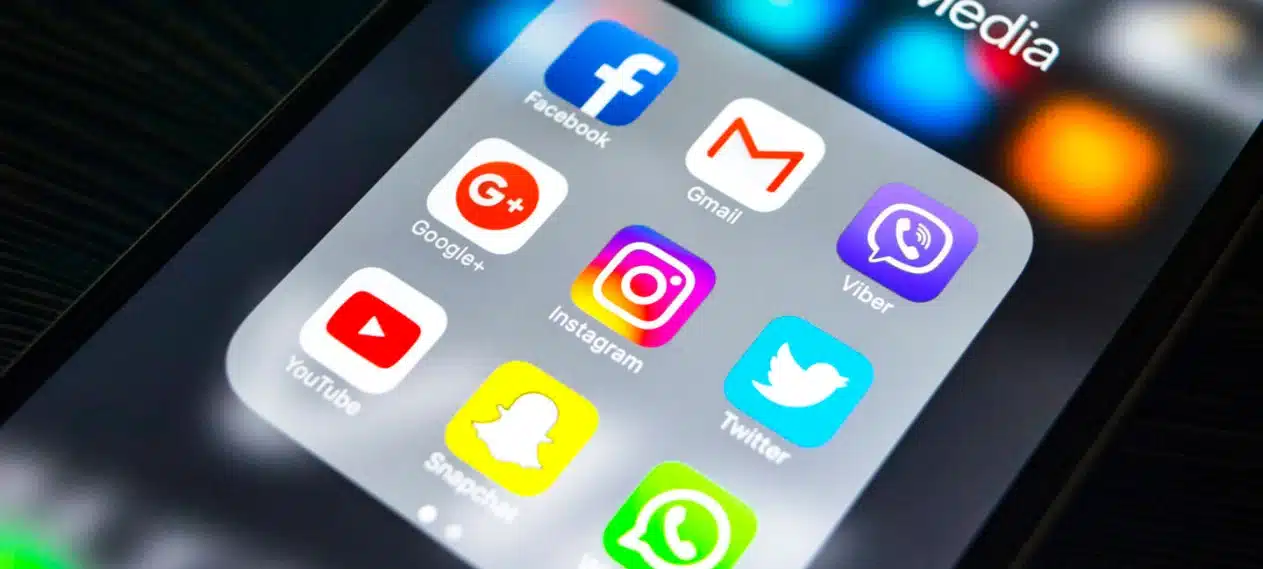 Social Media Platforms Face Issues in Pakistan