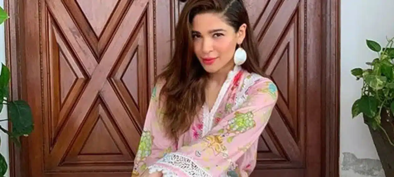 Ayesha Omar Considers Leaving Pakistan for Safety Reasons