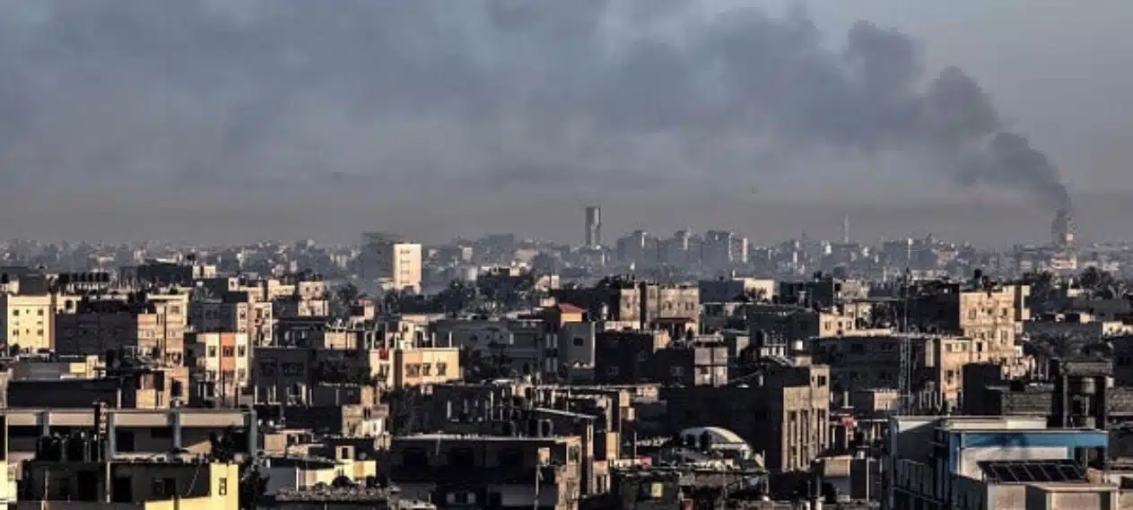 Israel Bombs Gaza Amid UN Warning of Uninhabitable Conditions