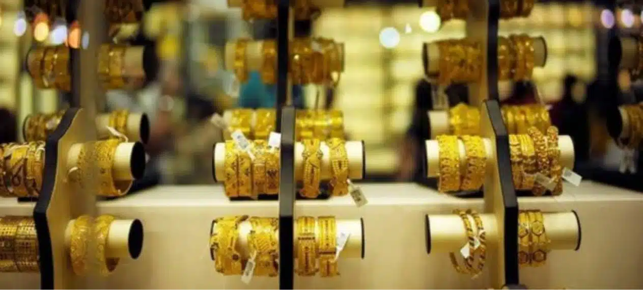 Gold Prices in Pakistan Rise by Rs1,600 Per Tola