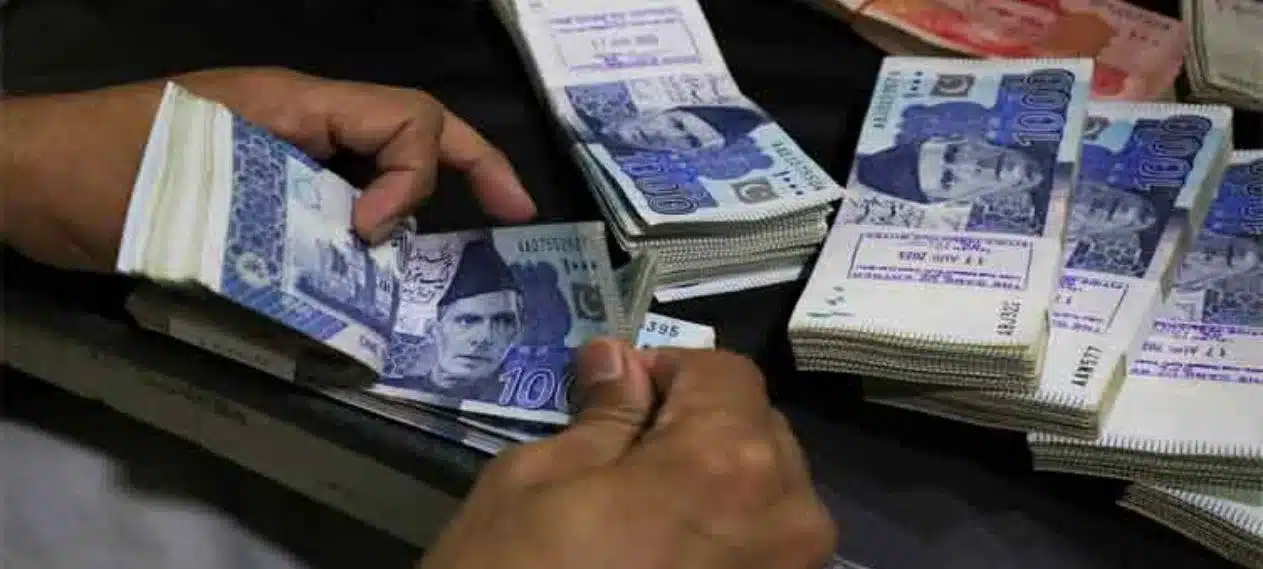 Rupee Gains Strength Against US Dollar For Fifth Consecutive Day