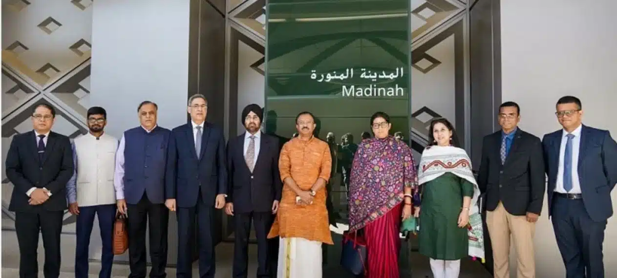 Indian Delegation Of Non-Muslims Visits Medina