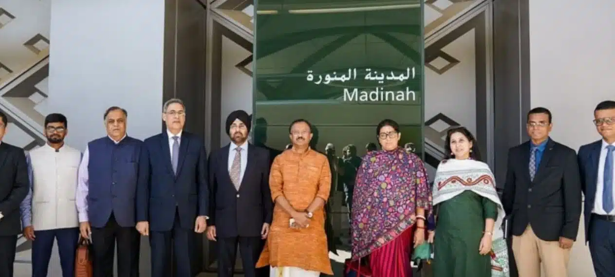 Non Muslim Delegation's Visit To Madinah: Perspectives on Sacred Sites' Sanctity