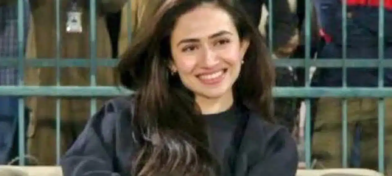 Sana Javed Spotted at Shoaib Malik's PSL 9 Match