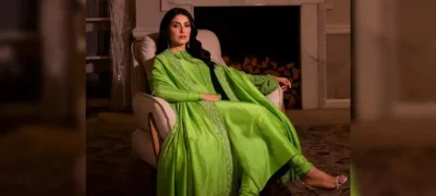 Ayeza Khan's Top 7 Projects: From 'Pyarey Afzal' to 'Meray Paas Tum Ho'