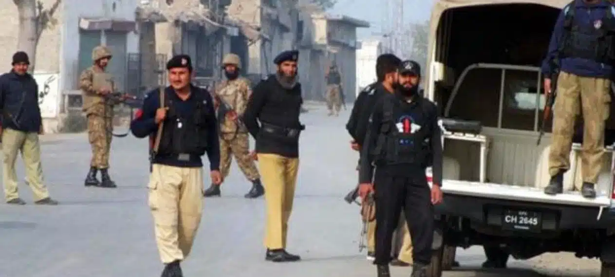 10 Cops Martyred, 6 Injured in DI Khan Police Station Attack
