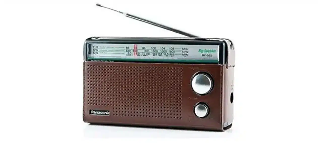 Embracing the Timeless Charm of FM Radio: A Haven of Authenticity and Positivity