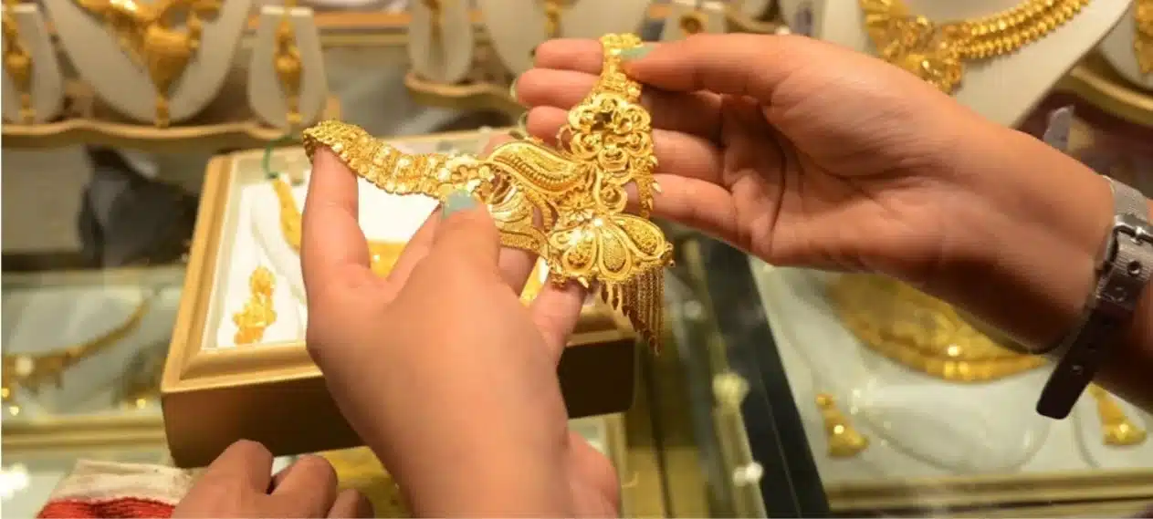 Gold Price in Pakistan Slightly Drops After Record Surge