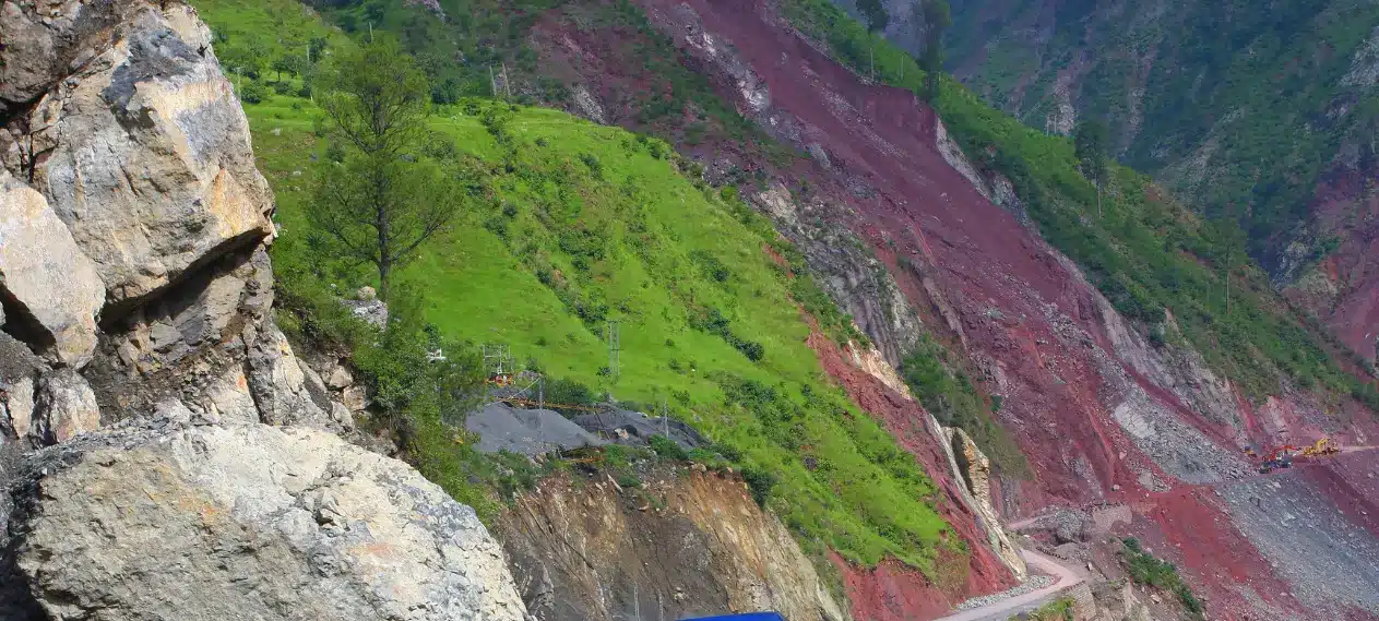 Landslide Blocks Neelum Valley, Leaving Travelers Stranded
