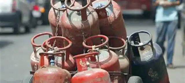 LPG Price Decreased by Rs6.45 per kg