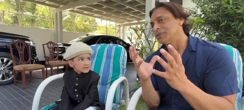 Shoaib Akhtar, Child Vlogger Shiraz Bond Over Cricket