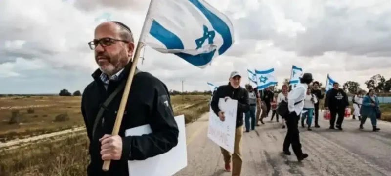 Israeli Volunteers Battle to Deliver Aid to Gaza Amid Rising Attacks