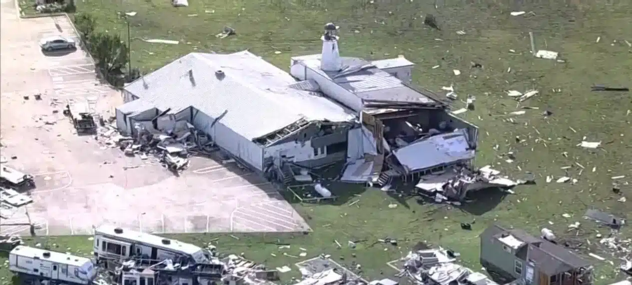 Tornadoes and Storms Claim 15 Lives in Central US