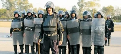 Islamabad: Anti-Riot Force Officer Collapses During Training in Extreme Heat