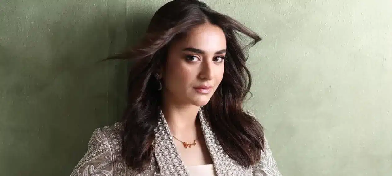 Yumna Zaidi Steps Away from Defending 'Tere Bin' or Meerab