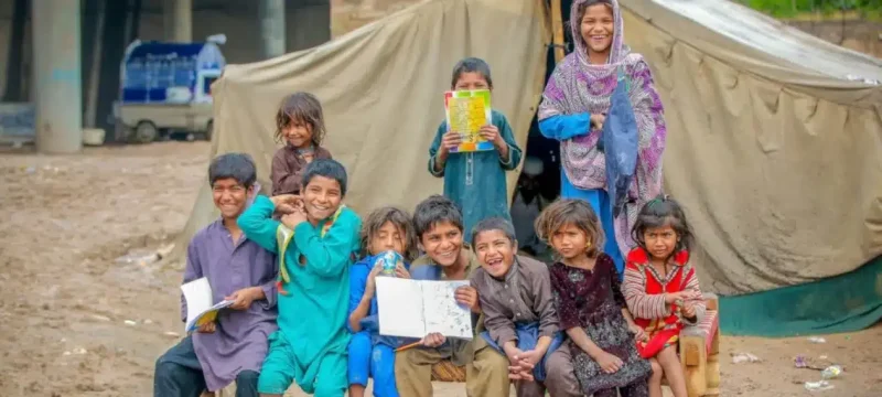 Pakistan Launches 'Each One Teaches One' Initiative to Eradicate Illiteracy