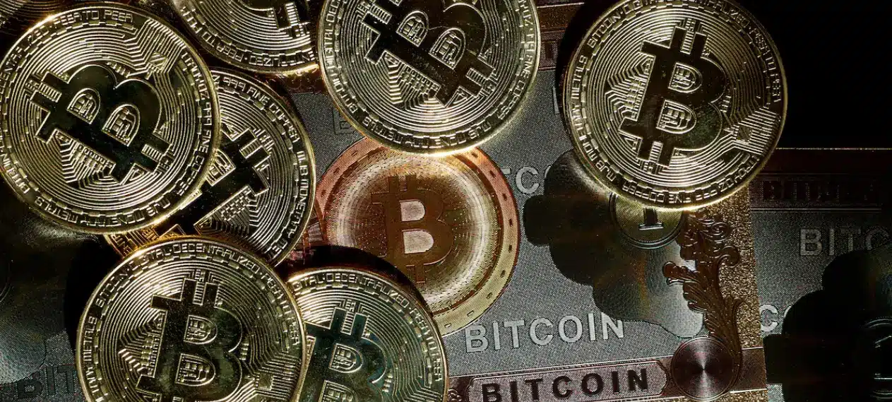 Bitcoin Falls by Nearly 6% Ahead of Fed Decision