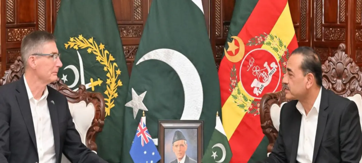 The Australian defense chief pays a visit to GHQ, praising the professionalism displayed by the armed forces