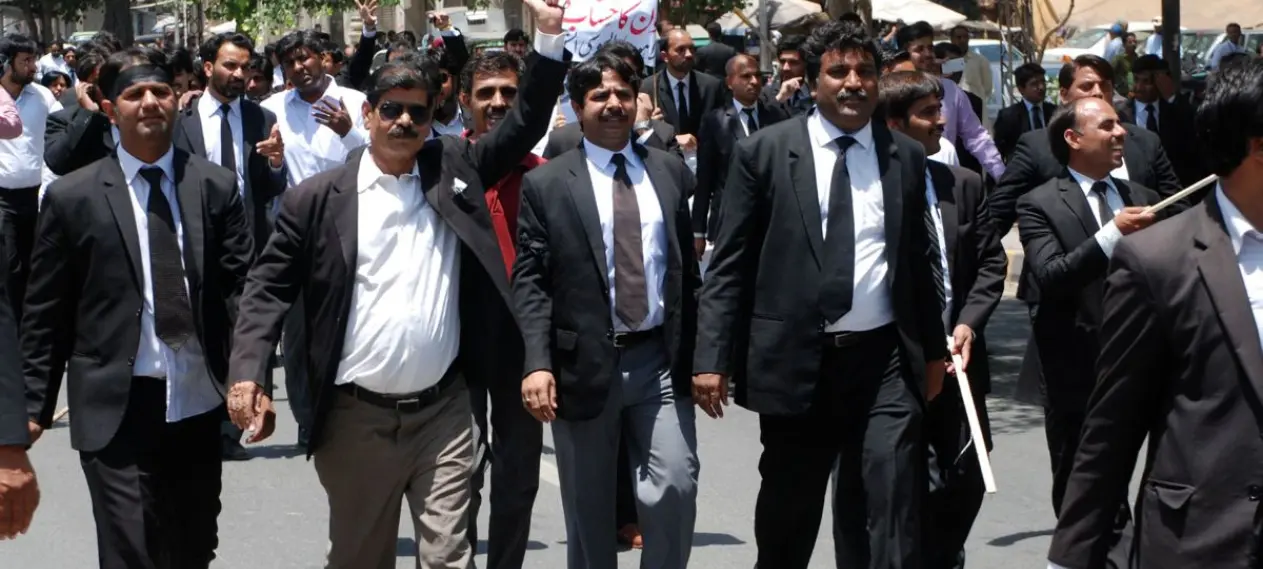 Pakistani Lawyers Stage Nationwide Strike in Response to Assaults, Crackdown by Punjab Police