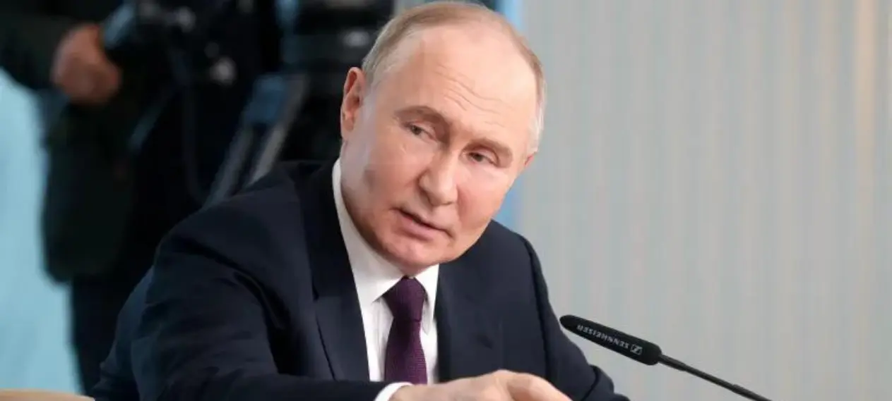 Putin states that Russia could employ nuclear weapons "if threatened."