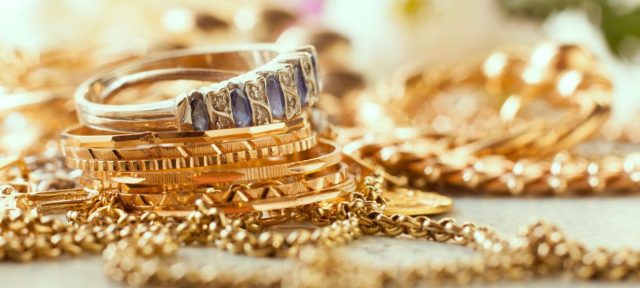 Gold Prices Experiences a Slight Drop In Pakistan