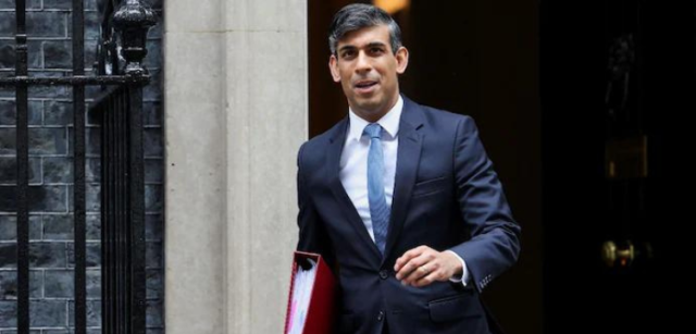 Rishi Sunak Resigns as Conservative Leader Post-Defeat