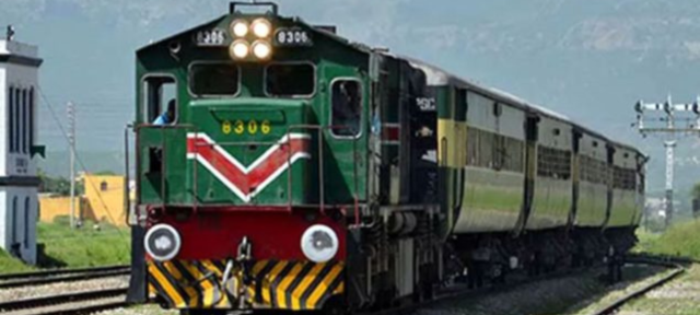 Pakistan Railways Provides 50% Fare Discount For These Certain Passengers