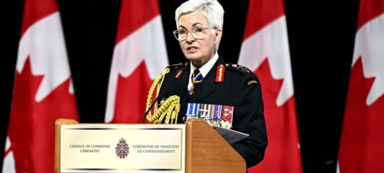 Gen Jennie Carignan Becomes Canadian First Female Army Chief