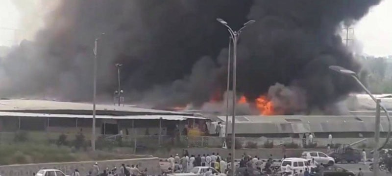 Massive Fire At Islamabad Sunday Bazar Destroys Over 500 Shops