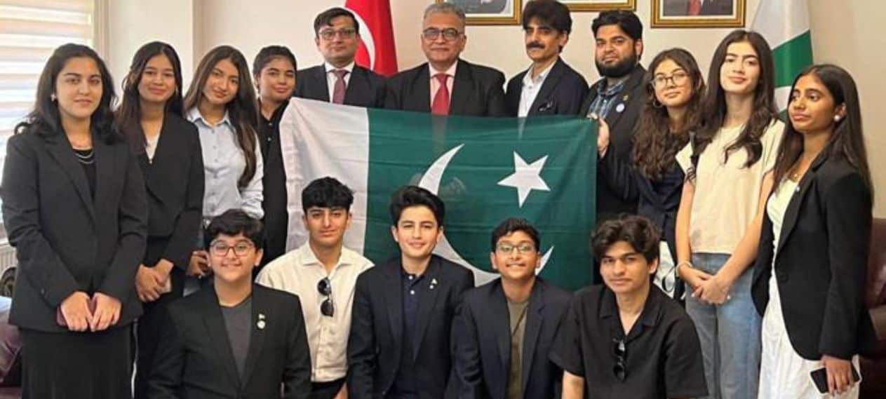 Pakistani Students Excel In Turkey Largest Public Speaking Competition