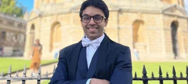 Pakistani Student Raza Nazar Makes History at the University of Oxford