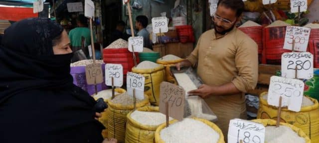 Weekly Inflation Rises by 0.01%, Annual Rate Hits 14.36%