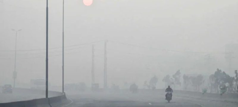 Emergency Alert Issued in Lahore as Smog Chokes City’s Environment