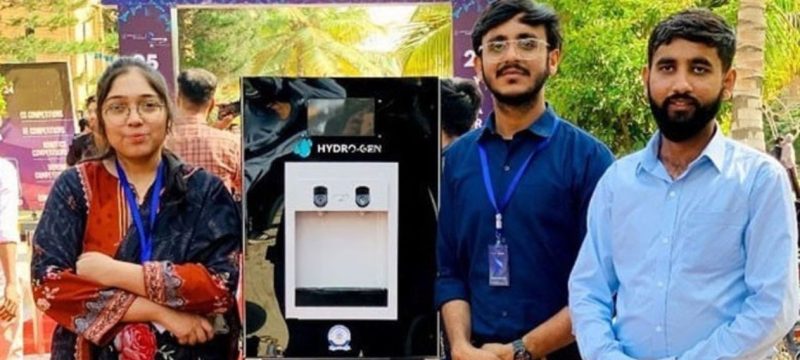 Pakistani Students Create Machine for Extracting Water from Air at 70% Lower Cost