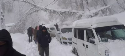 Tourists Advised on Winter Safety as Snowfall Begins in Murree Hills