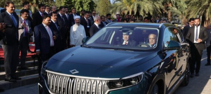 Erdogan Gifts Turkish-Made Electric Vehicles to Zardari and Sharif in Diplomatic Gesture