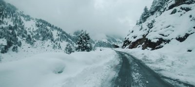 Heavy Snowfall Hits Abbottabad’s Hilly Areas, Bringing Road Closures and Freezing Temperatures